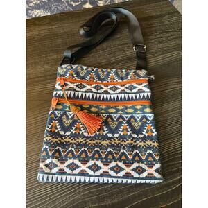 6/$25 Olivia Moss Multicolor Aztec Wanderlust Cross Over Bag